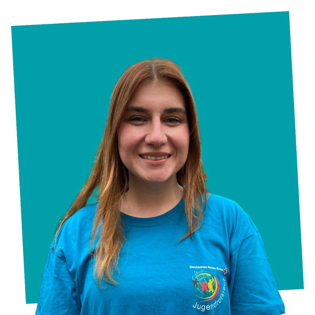 Porträt einer Mitarbeiterin der JRK-Landesgeschäftsstelle Niedersachsen.