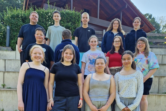 Ein Gruppenbild von Jugendlichen aus der Junior-Gruppenleitungsausbildung.