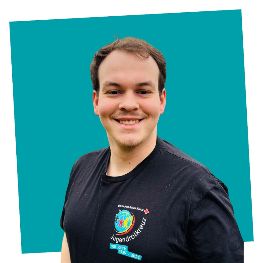 Porträt eines Mitarbeiters der JRK-Landesgeschäftsstelle Niedersachsen.