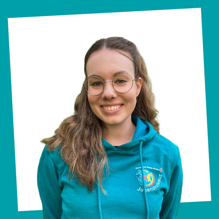 Pia Sanders - JRK-Landesgeschäftsstelle Porträt einer Mitarbeiterin der JRK-Landesgeschäftsstelle Niedersachsen.